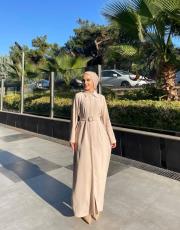 krem krep kumaştır taş detaylı elbise önden düğmeli 44 bedene kadar