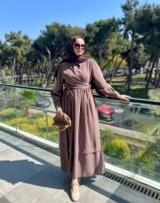 kahve kuşaklı elbise